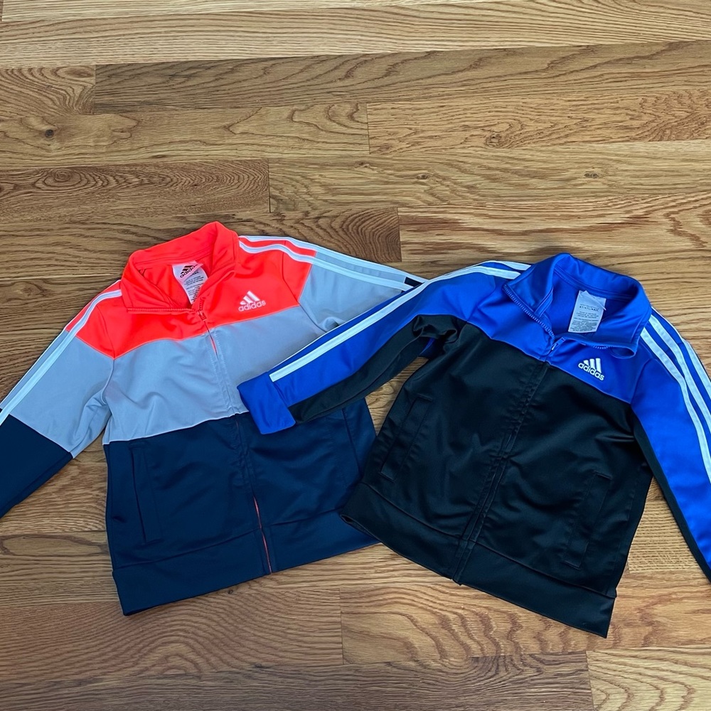 2️⃣ Adidas Boys Zip up Jacket (Sweatshirt)
